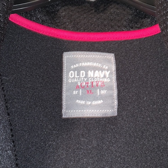 Black Fleece Vest - Picture 2 of 2